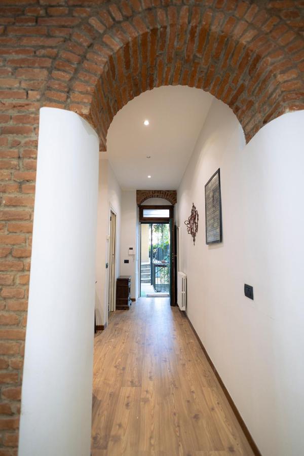 The Red Bricks Home - San Babila Area Milano Esterno foto